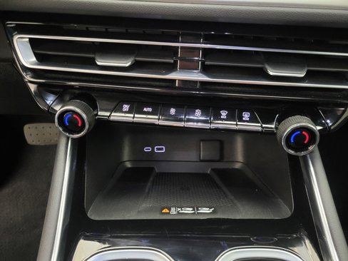 Certified 2025 Chevrolet Traverse LT image 32