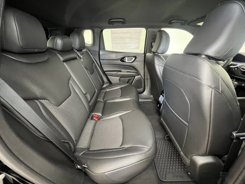 New 2026 Jeep Compass Latitude image 8