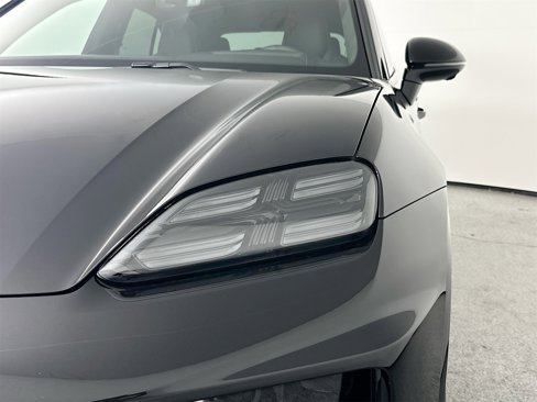 New 2025 Porsche Macan Turbo Electric image 15