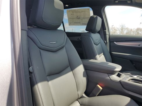 New 2025 Cadillac XT6 Luxury image 28