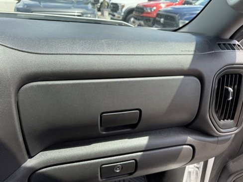 Used 2022 Chevrolet Silverado 1500 Custom image 9