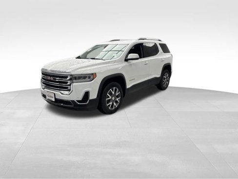 Used 2023 GMC Acadia SLE w/ Driver Convenience Package image 3