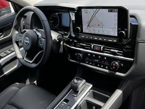 New 2025 Nissan Pathfinder SL image 5