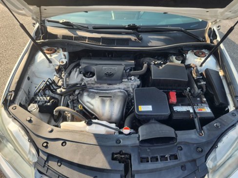 Used 2016 Toyota Camry LE image 38