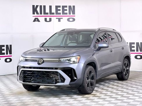Used 2025 Volkswagen Taos SEL image 3