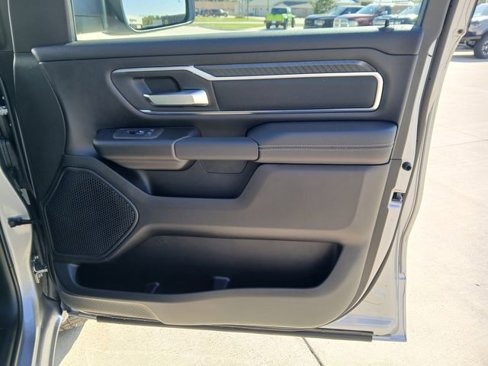 New 2026 RAM 1500 4x4 Crew Cab image 15