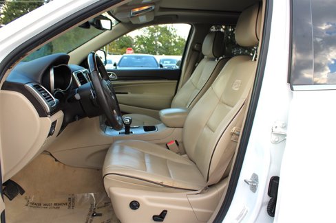 Used 2014 Jeep Grand Cherokee Overland w/ Trailer Tow Group IV image 15
