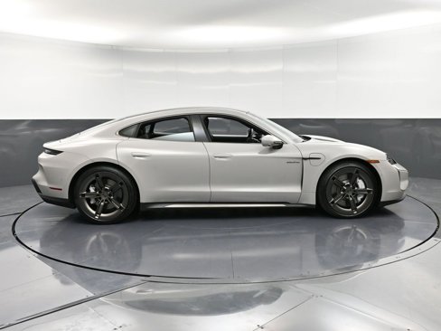 New 2025 Porsche Taycan Turbo image 9