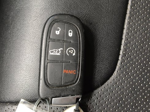 Used 2023 Jeep Cherokee Altitude Lux image 32