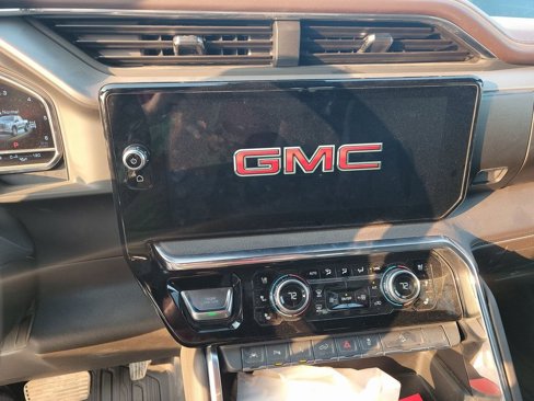 Used 2025 GMC Sierra 1500 Denali w/ Technology Package image 3