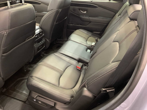 Used 2025 Honda Pilot Touring image 5
