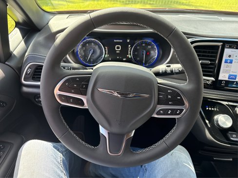 New 2026 Chrysler Pacifica Select image 14