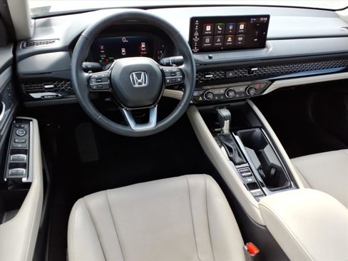Used 2024 Honda Accord Touring image 10