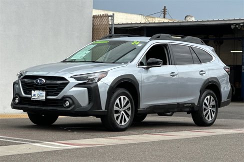 Used 2024 Subaru Outback Premium image 10