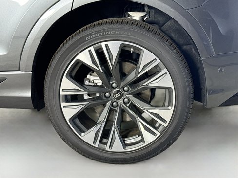 New 2025 Audi Q8 Premium Plus image 33
