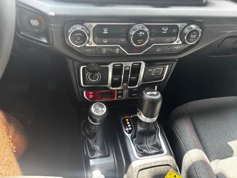 Used 2024 Jeep Wrangler Unlimited Rubicon image 16