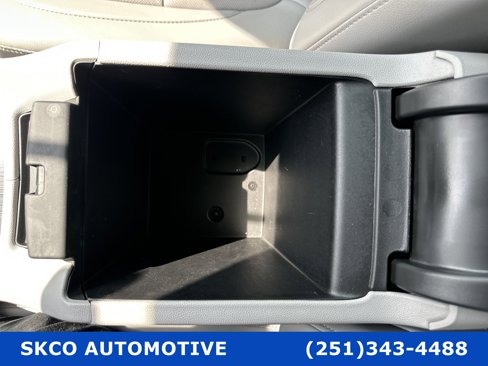 Used 2023 GMC Acadia SLT image 25