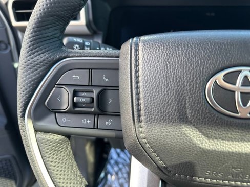 Certified 2024 Toyota Tacoma TRD Off-Road image 19