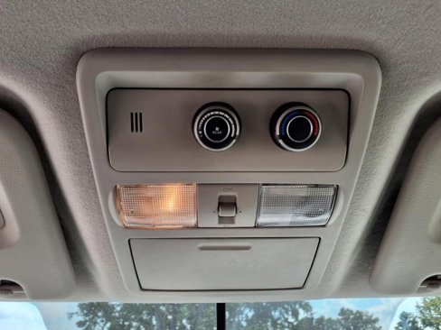 Used 2018 Nissan NV 3500 SL image 24