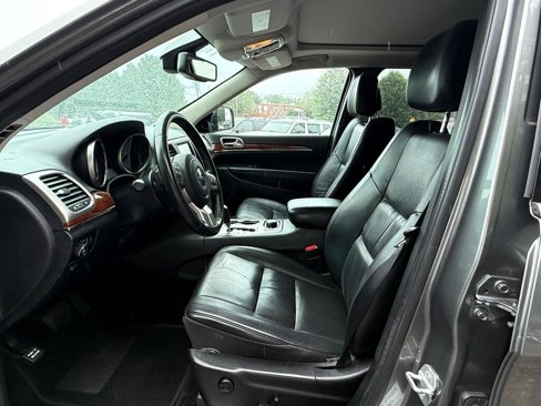Used 2013 Jeep Grand Cherokee Limited w/ Trailer Tow Group IV image 23