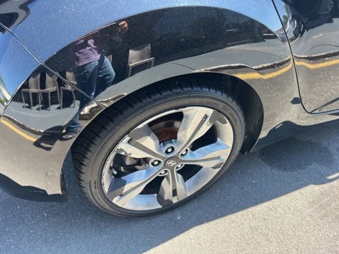 Used 2017 Hyundai Veloster Value Edition image 24