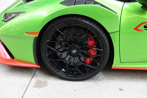 Used 2022 Lamborghini Huracan STO image 26