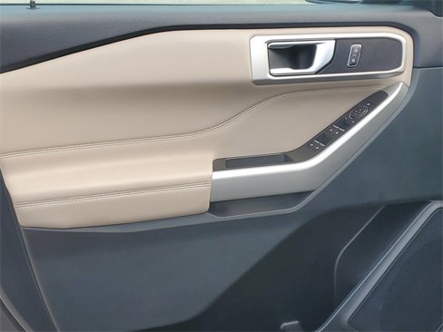 Certified 2023 Ford Explorer XLT image 10