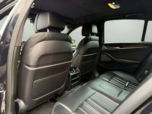 Used 2018 BMW 540i xDrive w/ M Sport Package image 24