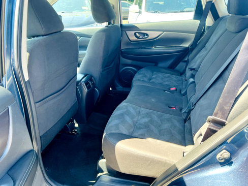 Used 2016 Nissan Rogue SV image 15