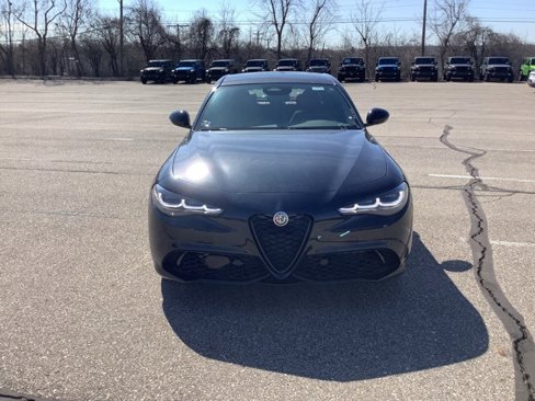 New 2025 Alfa Romeo Giulia Sprint w/ Veloce Package AWD image 8