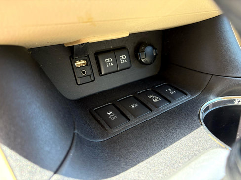 Used 2017 Toyota Highlander XLE image 27
