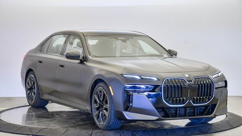 New 2026 BMW 740i w/ Premium Package image 6