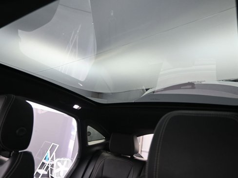 Certified 2020 Jaguar E-PACE R-Dynamic SE image 31