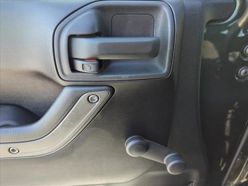 Used 2011 Jeep Wrangler Unlimited Sport image 11