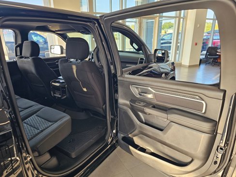 New 2026 RAM 1500 4x4 Crew Cab image 27