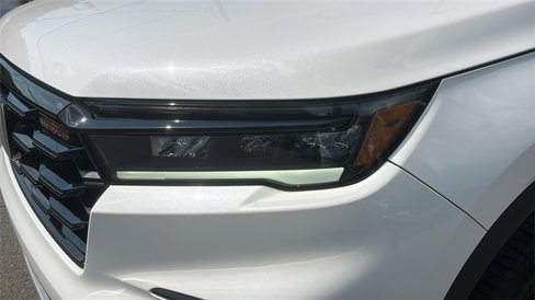 Used 2025 Honda Pilot TrailSport image 7
