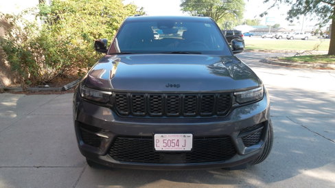 Used 2024 Jeep Grand Cherokee Altitude image 4