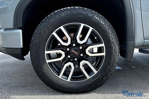 Used 2024 GMC Sierra 1500 AT4 w/ Technology Package image 33