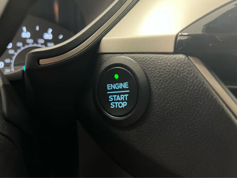 Used 2022 Ford Escape SE w/ SE Sport Appearance Package image 23