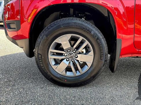 Certified 2025 Nissan Frontier SV image 7