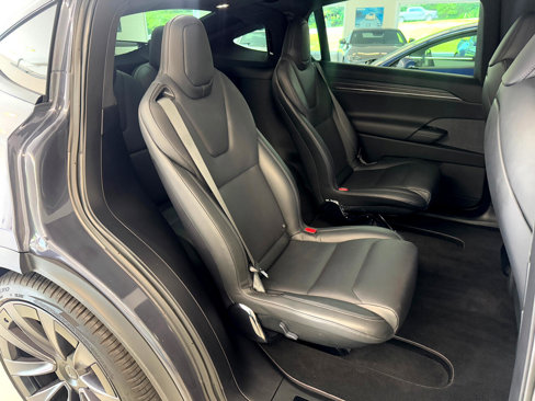 Used 2022 Tesla Model X image 9