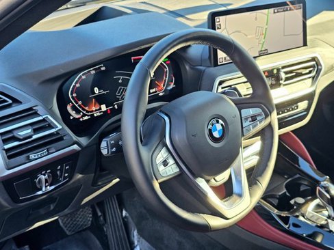 Used 2025 BMW X4 xDrive30i w/ Premium Package image 16