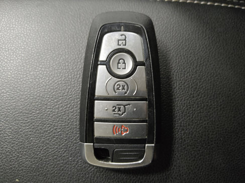 Used 2022 Ford Escape SE w/ SE Sport Appearance Package image 32