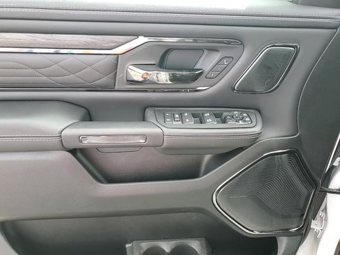 New 2025 RAM 1500 Limited image 12