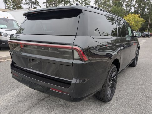 New 2025 Lincoln Navigator L Reserve w/ Jet Appearance Package image 4