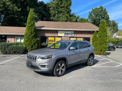 Used 2019 Jeep Cherokee Limited image 3