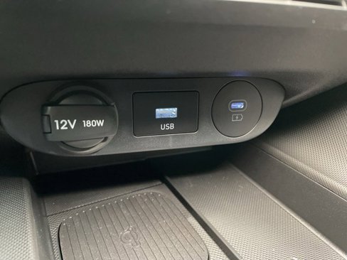 New 2025 Hyundai Elantra SEL image 18