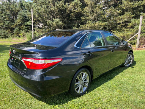 Used 2017 Toyota Camry SE image 9