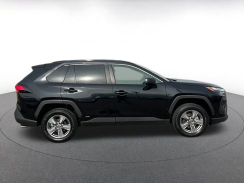 Used 2025 Toyota RAV4 LE image 16