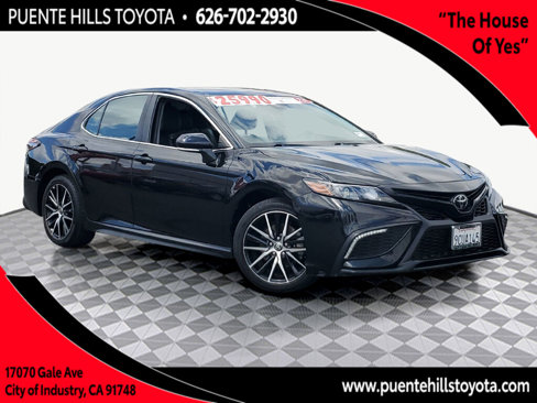 Certified 2023 Toyota Camry SE image 1